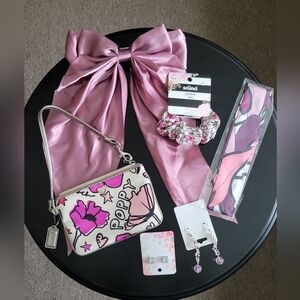 Coach Ltd. Edition Poppy Wristlet , Jewlery, & Accessories BUNDLE